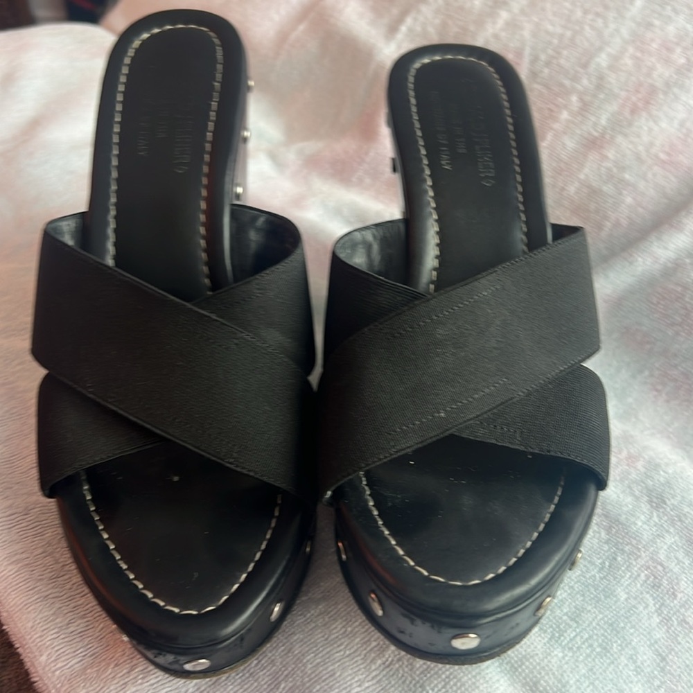 donald pliner wedges